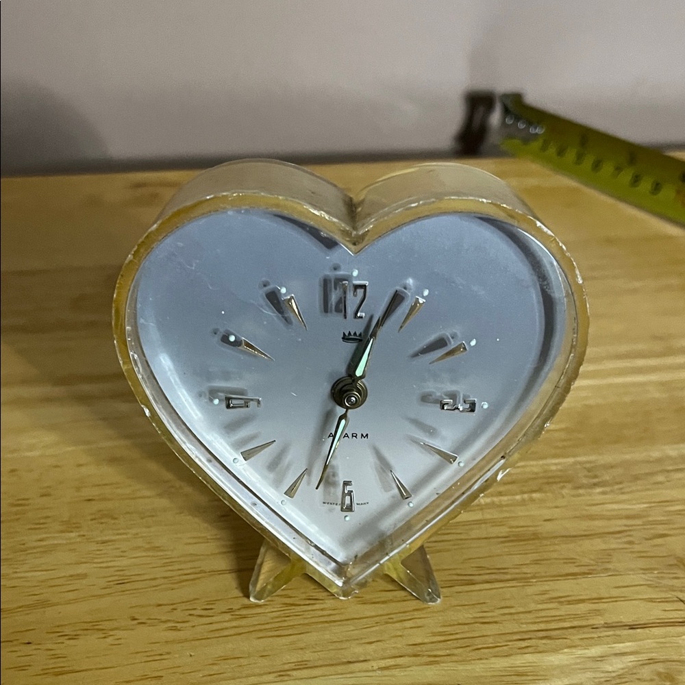 😄MCM heart shaped windup clock west Germany